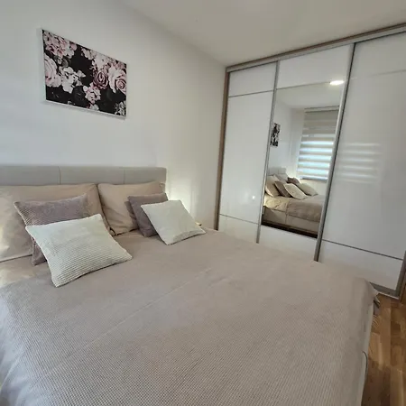 Mia & Ana Апартаменты Златибор