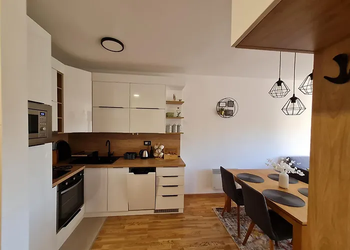 Mia & Ana * 즐라티보